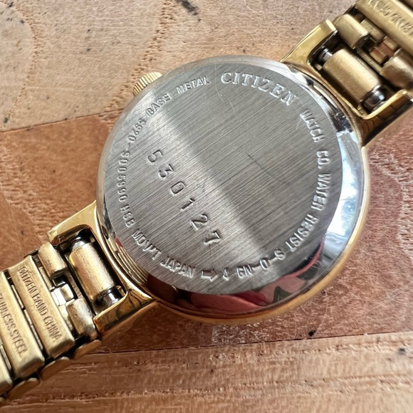 Citizen ladies gold tone dress watch NEW BATTERY - Picture 7 of 9